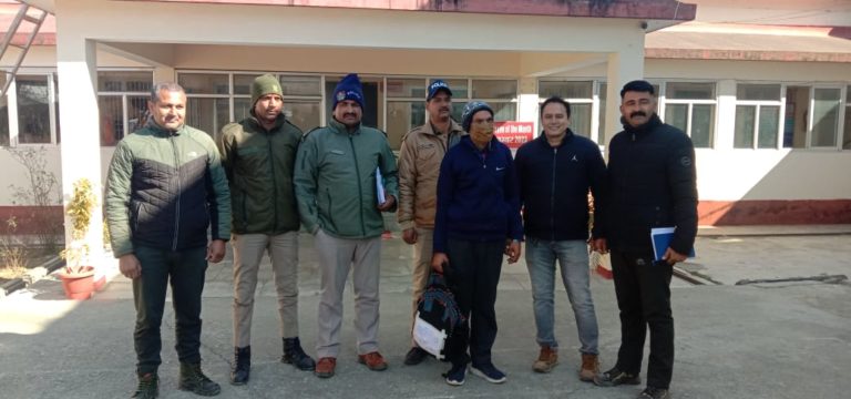चंपावत पुलिस की ऑपरेशन क्रैकडाउन के तहत की बड़ी कार्यवाही,देवीधूरा थाना पाटी क्षेत्र से 03.17 किलोग्राम चरस के साथ एक चरस तस्कर को किया गिरफ्तार।