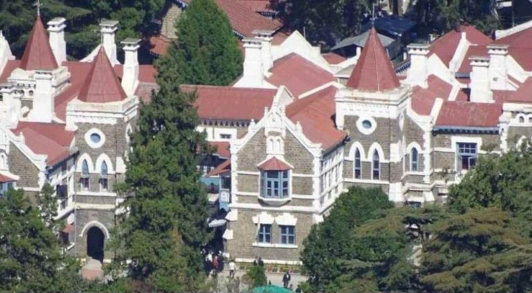 हाईकोर्ट के पूर्व रजिस्ट्रार जर्नल और रुद्रप्रयाग के जिला एवं सत्र न्यायाधीश अनुज कुमार संघल को इस गंभीर मामले में तत्काल प्रभाव से जांच होने तक कर दिया निलंबित।