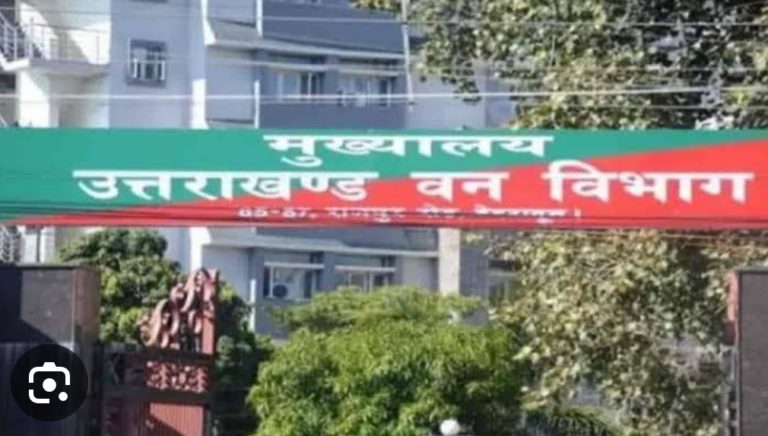 अवैध कटान के आरोपी रेंजर को गणतंत्र दिवस पर सम्मान सूची में जगह देने पर प्रमुख वन संरक्षक हुए सख्त,पैरवी करने वाले डीएफओ पर लटकी कार्रवाई की तलवार।