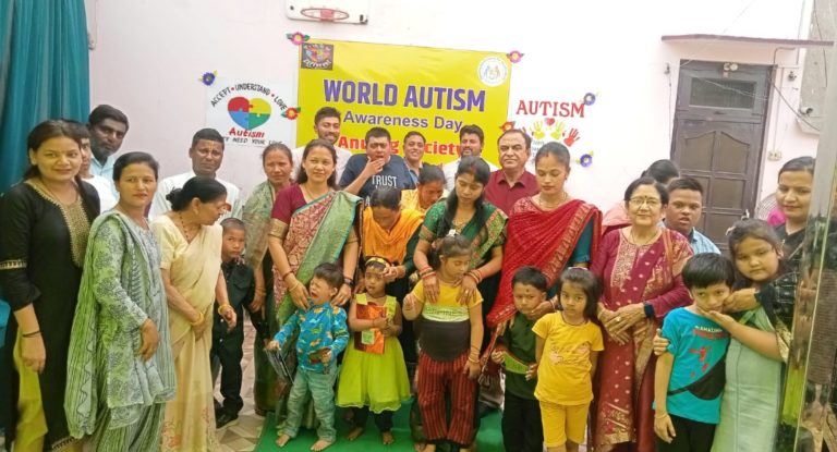 खटीमा। विश्व आटिज्म दिवस पर गायत्री अस्पताल में अनुराग फाऊंडेशन फॉर स्पेशल नीड्स की देखरेख में अविकसित मस्तिष्क वाले बच्चों की काउंसलिंग का किया गया आयोजन।
