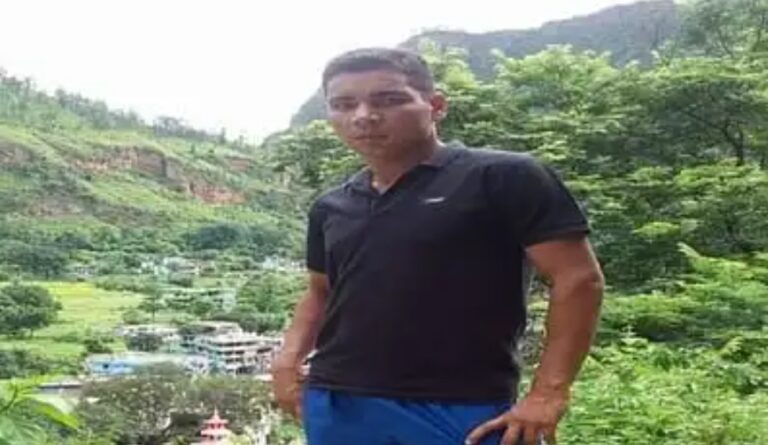 लोहाघाट क्षेत्र के खेतीखान तपनीपाल निवासी भारतीय सेना के जवान प्रदीप बोहरा की संदिग्ध परिस्थितियों हुई मौत,परिजनों में मचा कोहराम।