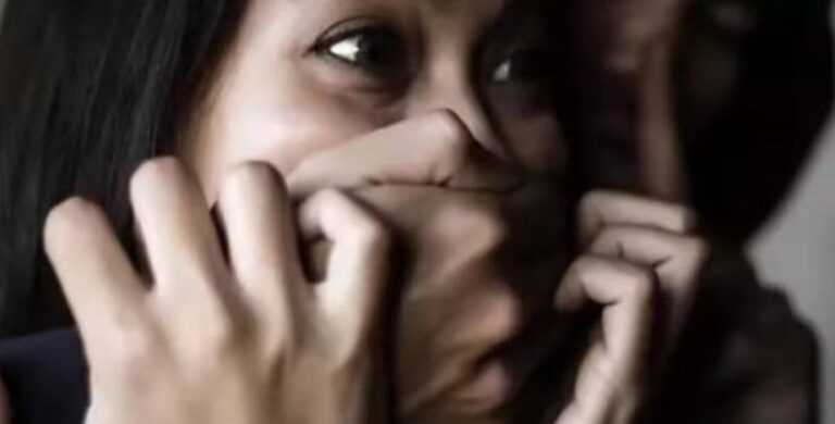 प्रतिष्ठित निजी स्कूल में दुष्कर्म का प्रयास, गंदी नीयत से 10 वीं की छात्रा को जबरन योग क्लास ले गया 12वीं का छात्र, गेट के बाहर इंतजार कर रहे थे पिता, पोक्सो एक्ट दर्ज हुआ मुकदमा।