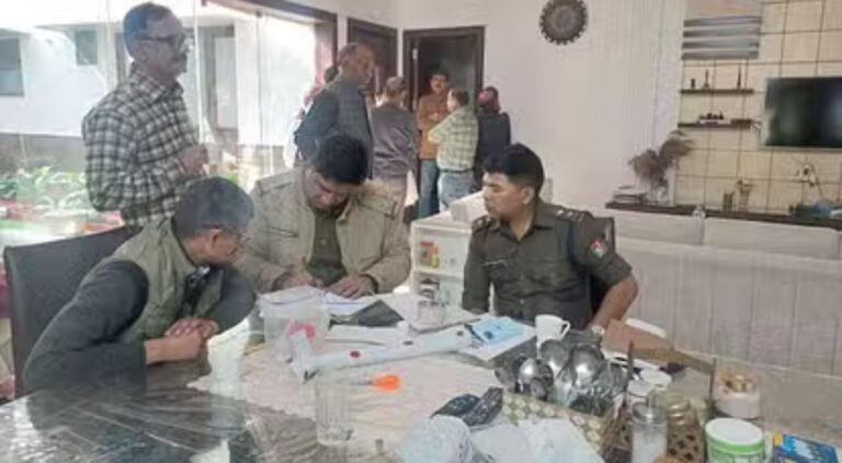 शातिर नौकरानी….कारोबारी और उसकी पत्नी को नशीला सूप पिलाकर उड़ा ले गई जेवर और नकदी,ऑनलाइन सर्च करके ढूंढी थी नौकरानी,5 दिन में ही लूट ले गई घर।