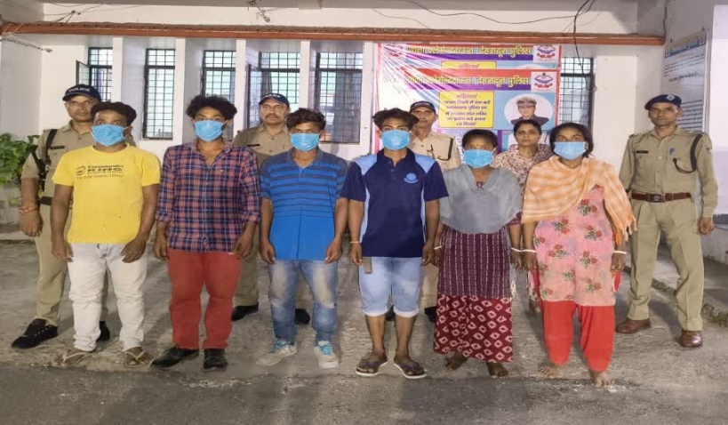 उत्तराखंड: नाम बदलकर रह रहे बांग्लादेशी नागरिकों को पुलिस ने किया गिरफ्तार,लंबे समय से पहचान छिपाकर यहां रह रहे थे,मदद करने वाली महिला भी चढ़ी हत्थे।