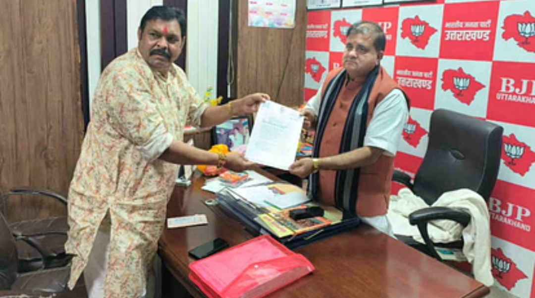 बीजेपी ने पूर्व विधायक सुरेश राठौर पर लिया बड़ा एक्शन, पार्टी से 6 साल के लिए किया निष्कासित -दूसरी शादी को लेकर राठौर बीते कुछ दिनों से लगतार सुर्खियों में।