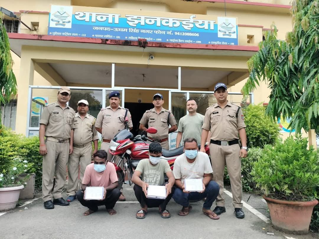 🔴🚨झनकईया पुलिस ने 2022 की चोरी का किया खुलासा, चोरी के जेवरात समेत तीन आरोपी दबोचे, एक फरार।