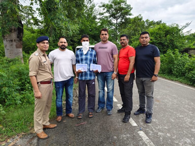 रुद्रपुर में एसटीएफ की बड़ी कार्रवाई, अन्तर्राज्यीय हथियार तस्कर दबोचा, दो ऑटोमैटिक पिस्टल व मैगजीन बरामद, यूपी कनेक्शन की जांच तेज