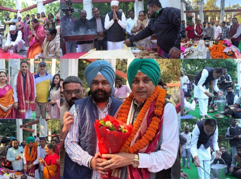 खटीमा विधायक भुवन चन्द्र कापड़ी ने जन्मदिवस पर भारामल मंदिर में की पूजा-अर्चना, क्षेत्र की खुशहाली व प्रदेश की समृद्धि के लिए मांगी आशीर्वाद।