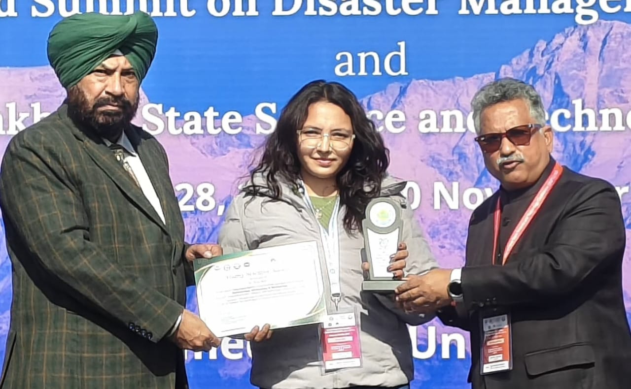 खटीमा की होनहार बेटी दिव्या पंत को उत्तराखंड राज्य विज्ञान एवं प्रौद्योगिकी परिषद (UCoST) द्वारा यंग साइंटिस्ट अवॉर्ड 2025 से किया सम्मानित।