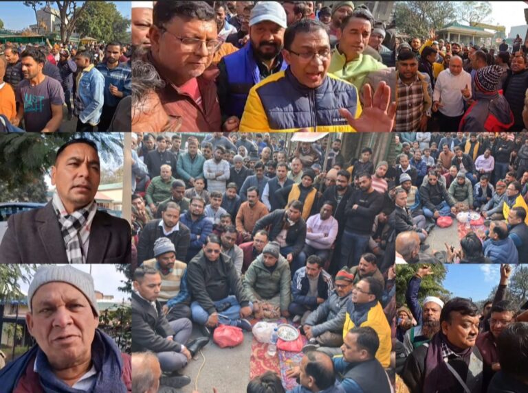 हल्द्वानी – 12सूत्रीय मांगों को लेकर मंडी प्रशासन के खिलाफ दिन भर व्यापारियों किया जोरदार प्रदर्शन, 15 दिन में समाधान के आश्वासन पर फिलहाल धरना स्थगित