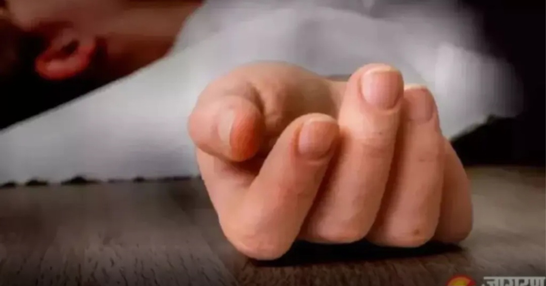 महिला मित्र के साथ नैनीताल घूमने आये  युवक की संदिग्ध मौत से सनसनी, होटल के कमरे में मिला शव — ओवरडोज की आशंका, जांच तेज।